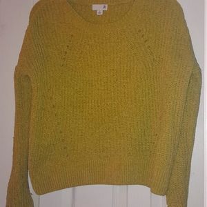 WMNS SMALL YELLOW SWEATER